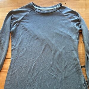 Women’s XS free fly Long Sleeve Top